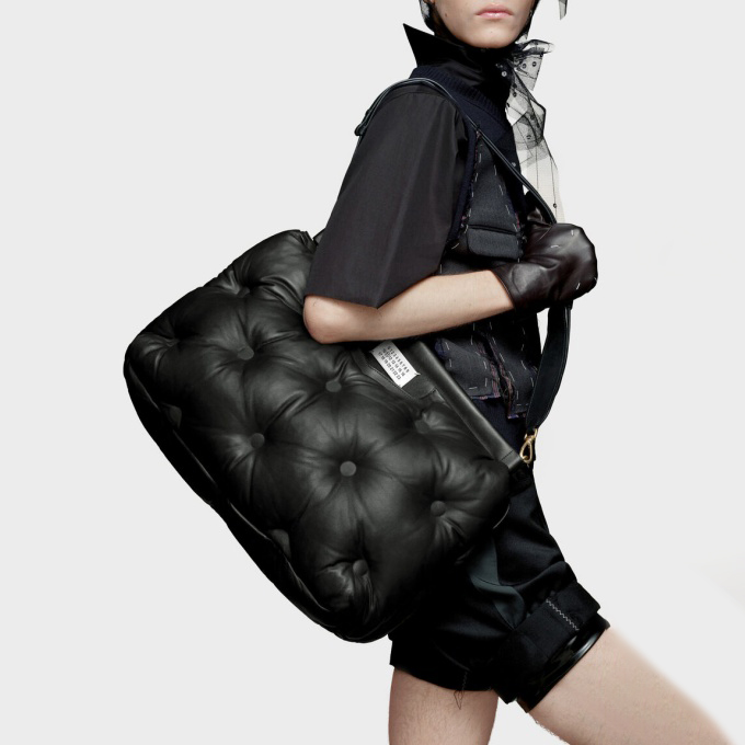 maison margiela black lambskin glam slam classique bag